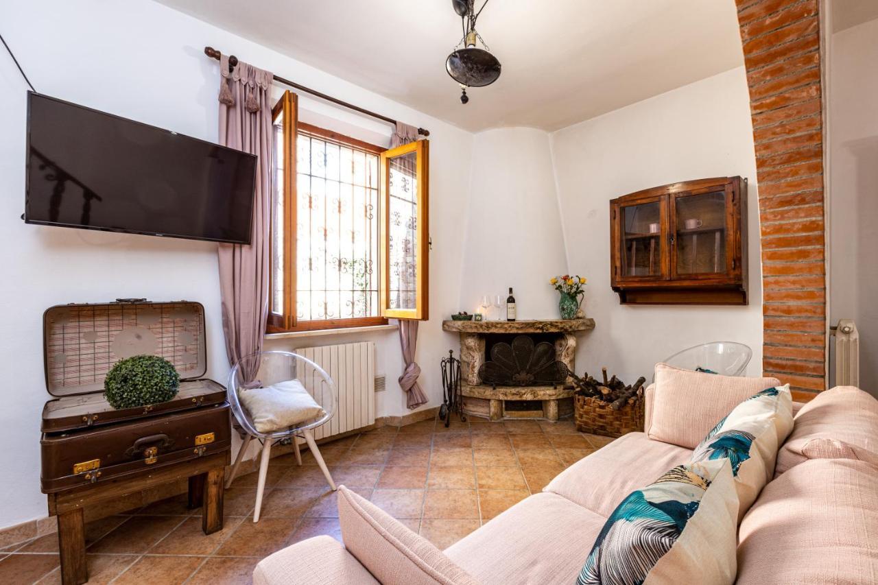Agri Apartment La Terrazza La Ripadoro Chianni Bagian luar foto